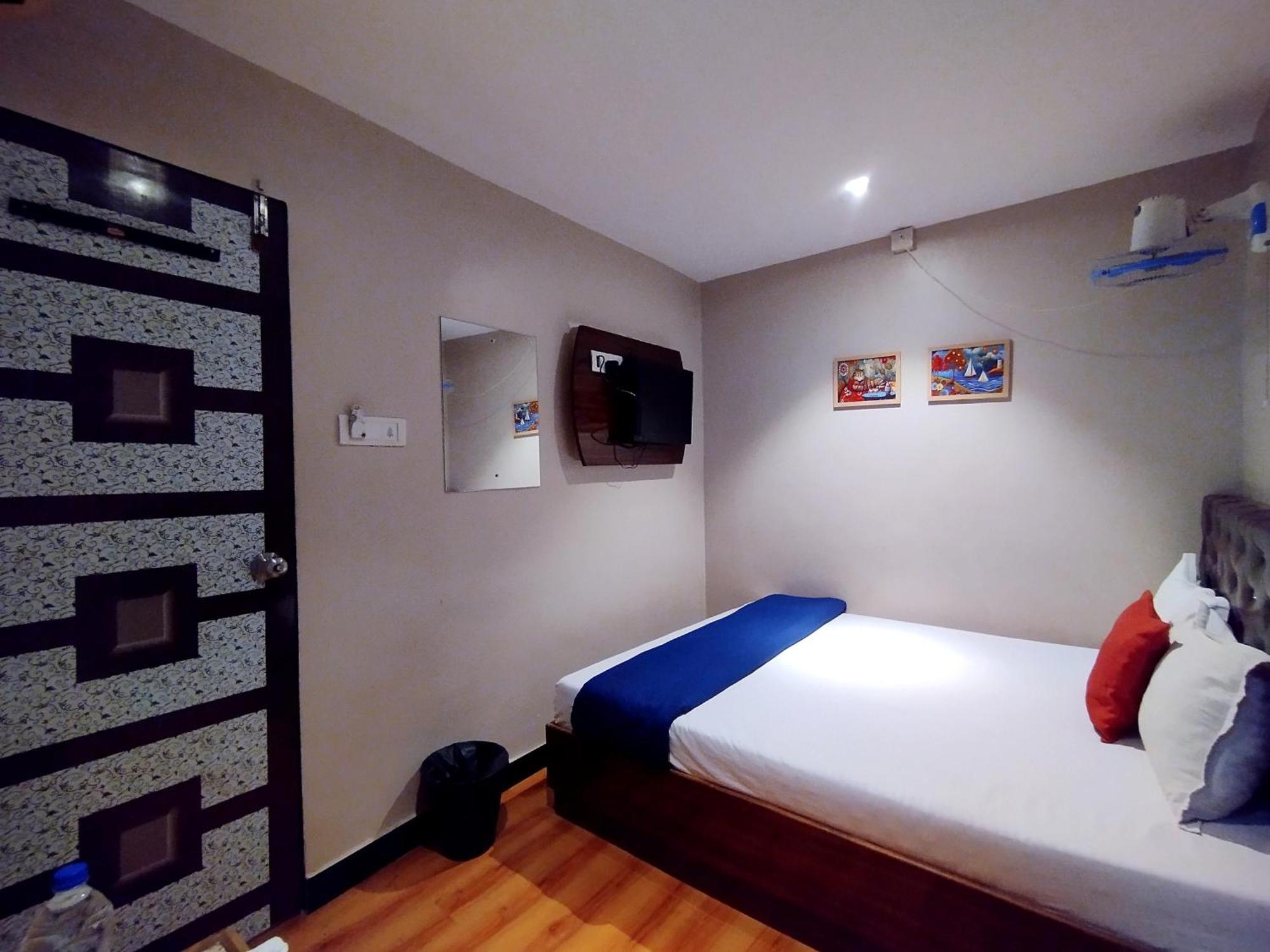 Hotel Aspen ムンバイ エクステリア 写真